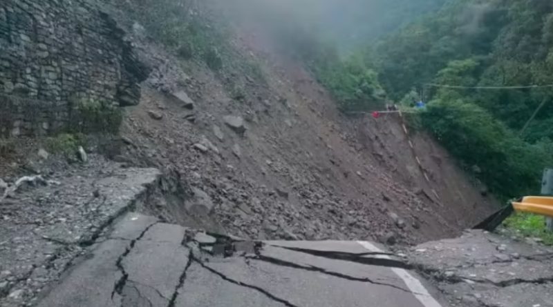 उत्तराखंड: टिहरी के में बादल फटा, तीन लोगों की मौत… केदारनाथ में हाईवे 100 मीटर बहा… यात्रा रोकी गयी