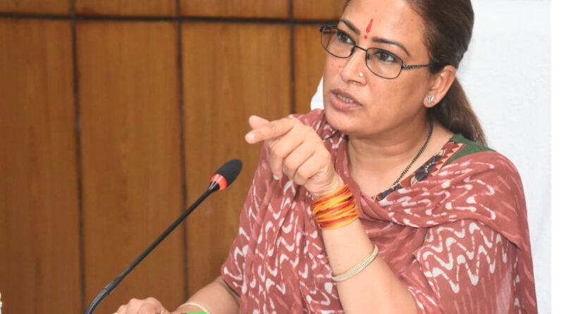 एसआईआर के साथ विभागीय काम भी करें आंगनबाड़ी कार्यकत्री- रेखा आर्या
